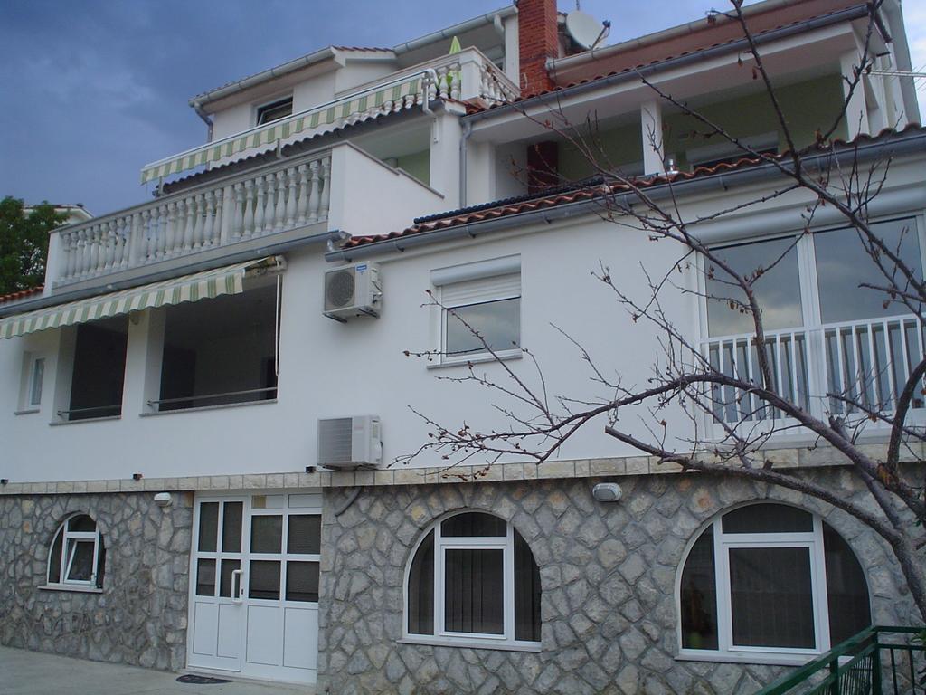 Apartman Kondic Omišalj Habitación foto