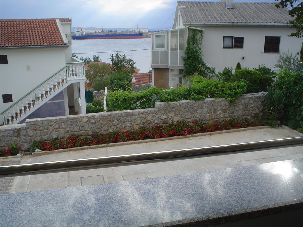 Apartman Kondic Omišalj Habitación foto